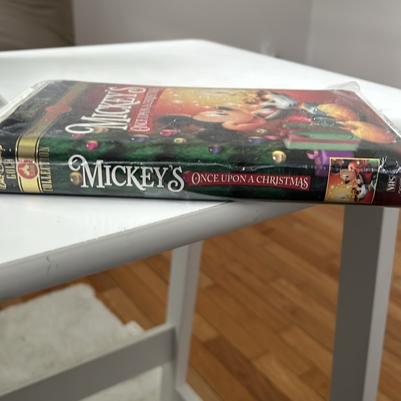 Walt Disney Mickey’s Once Upon A Christmas VHS - Picture 3 of 3